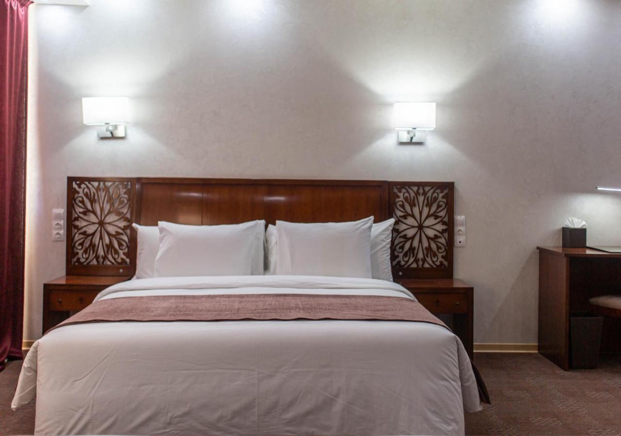 Almoravides Hotel Mascara ภายนอก รูปภาพ
